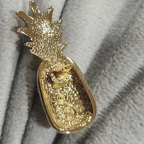 Swarovski Golden Pineapple Tie Tack with Crystal Embellishments - Picture 3 of 5